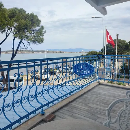 Mavi Cam Ayvalik *