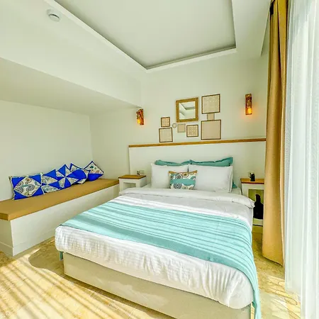 Mavi Cam Ayvalik Sefacamlik
