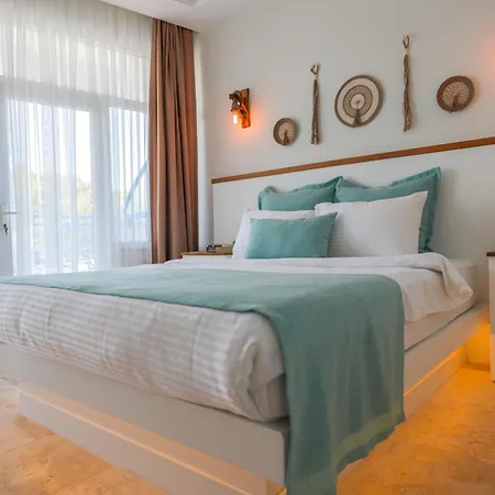 Mavi Cam Ayvalik