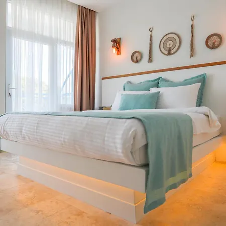 Mavi Cam Ayvalik Hotel