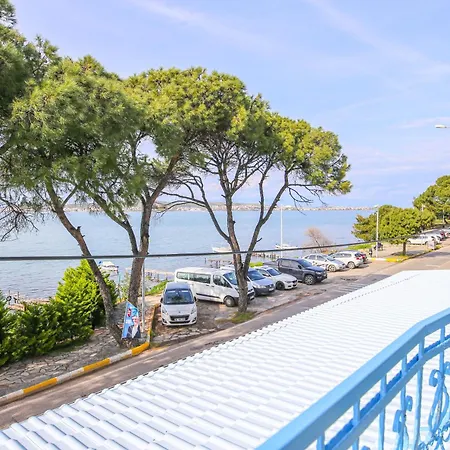 Mavi Cam Ayvalik Sefacamlik