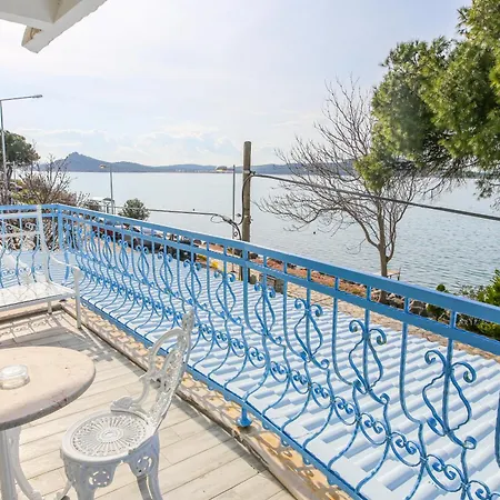 Mavi Cam Ayvalik Hotel