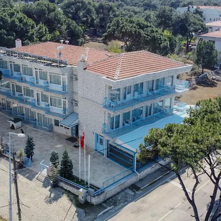 Mavi Cam Ayvalik *